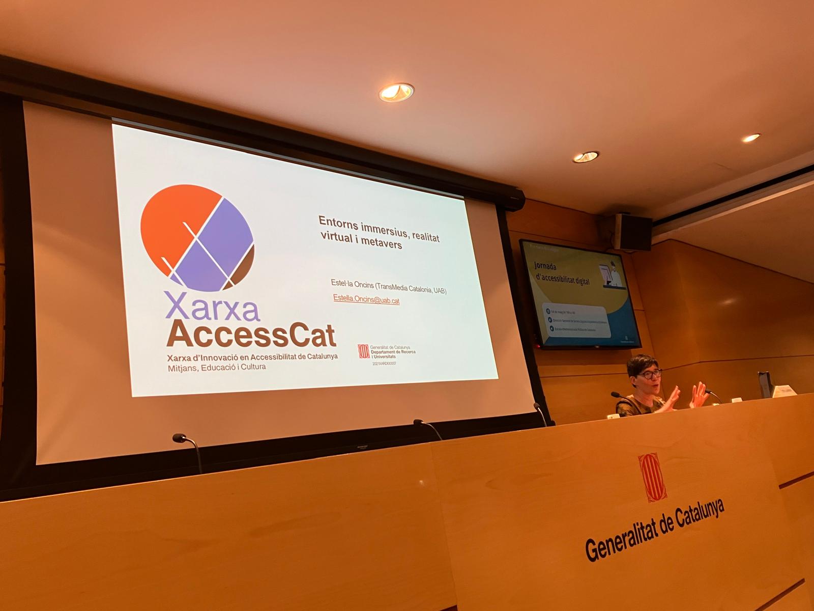 La investigadora Estel·la Oncins a la jornada sobre accessibilitat de la Generalitat de Catalunya.