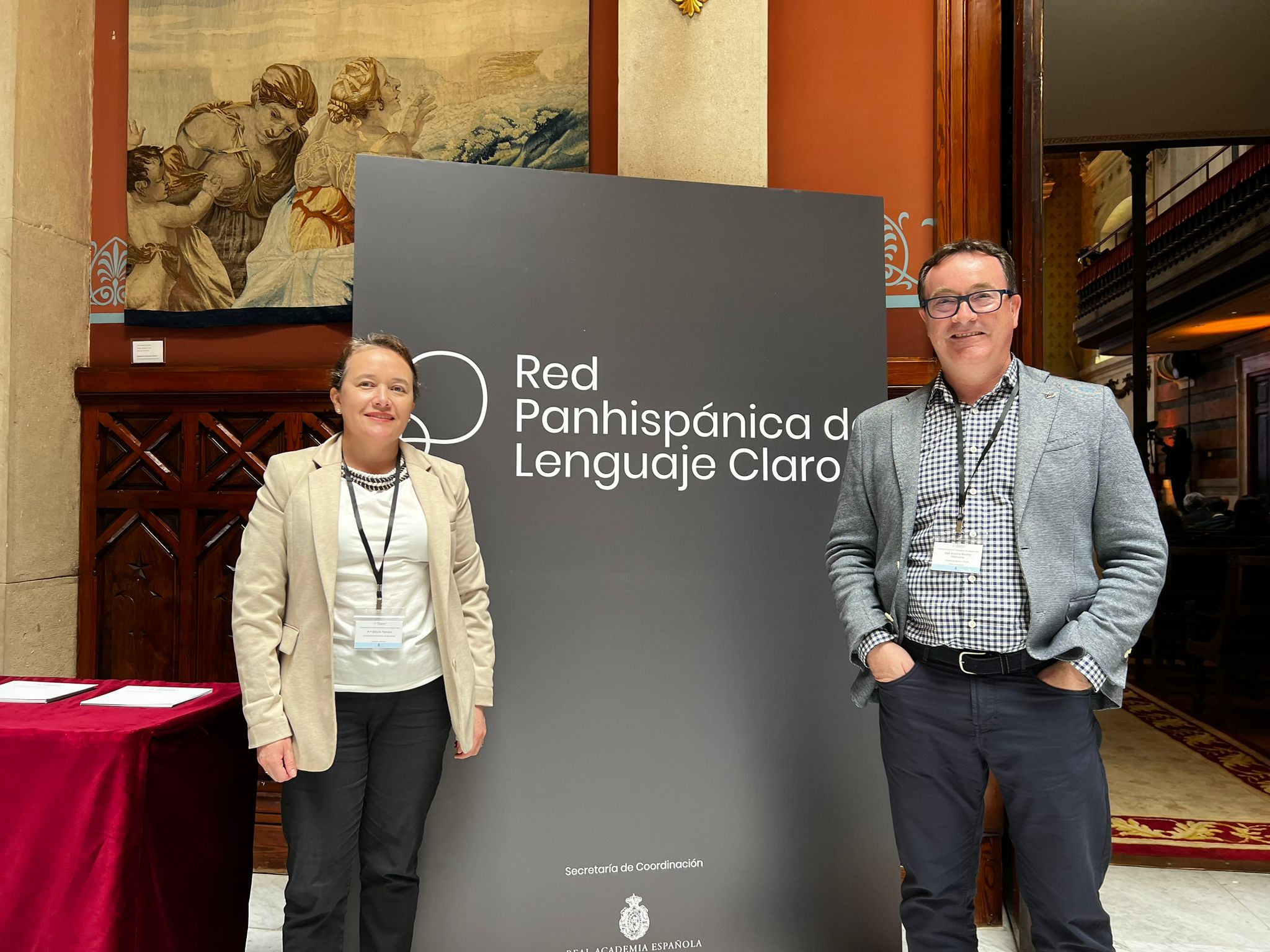 María Betulia Pedraza i José Antonio Moreno en la I Convenció de la Xarxa Panhispànica de Llenguatge Planer a la seu de la RAE