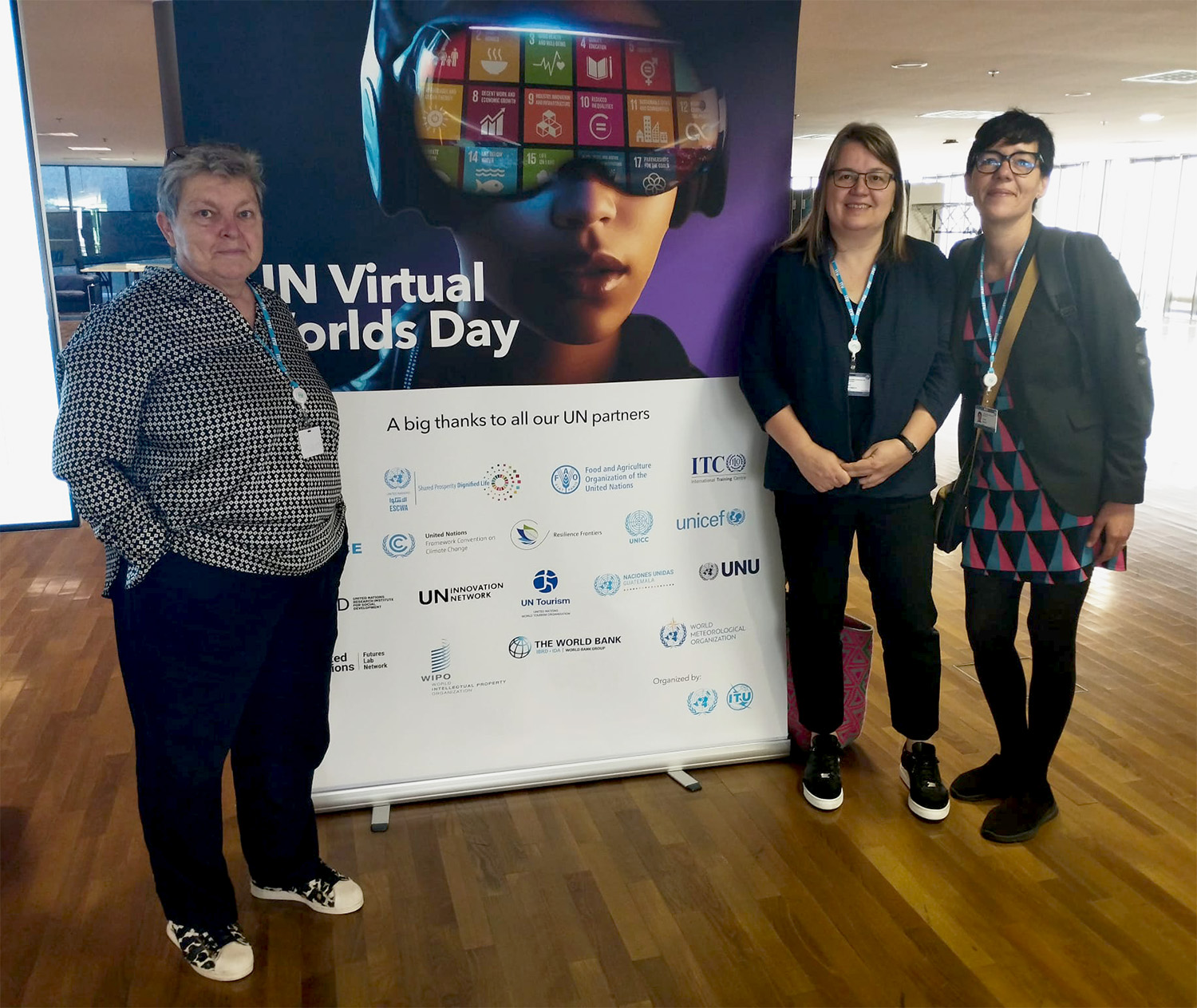 Las investigadoras Anna Matamala, Estel·la Oncins y Pilar Orero en el Virtual Worlds Day en Ginebra