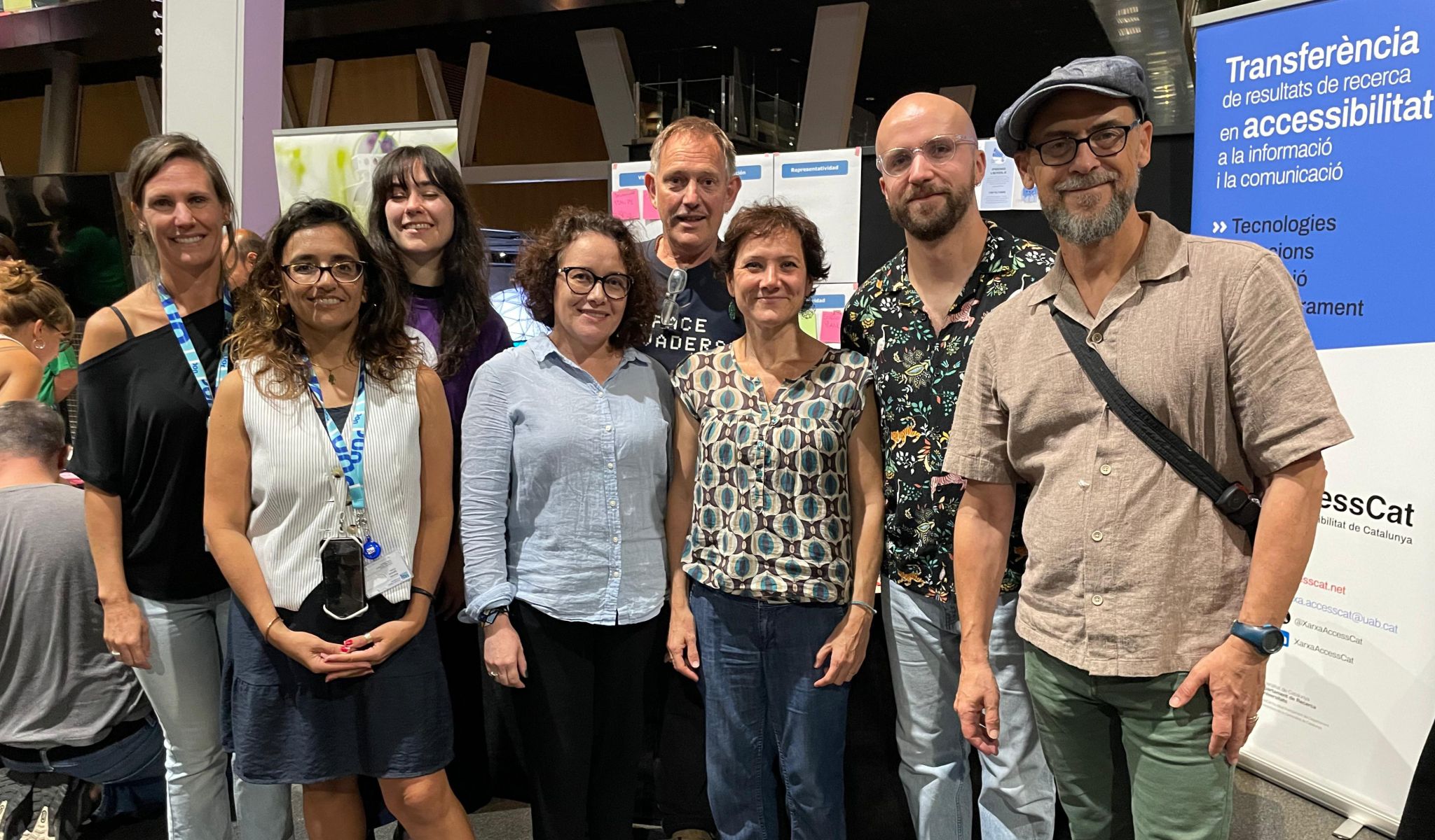 Siete investigadores de la red en el CosmoCaixa participando en la edición de 2023.