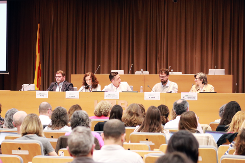 Segona taula rodona, moderada per Manel González-Piñero: "Com avaluem la transferència de coneixement en Ciències Socials i Humanitats? Indicadors i impacte social" 